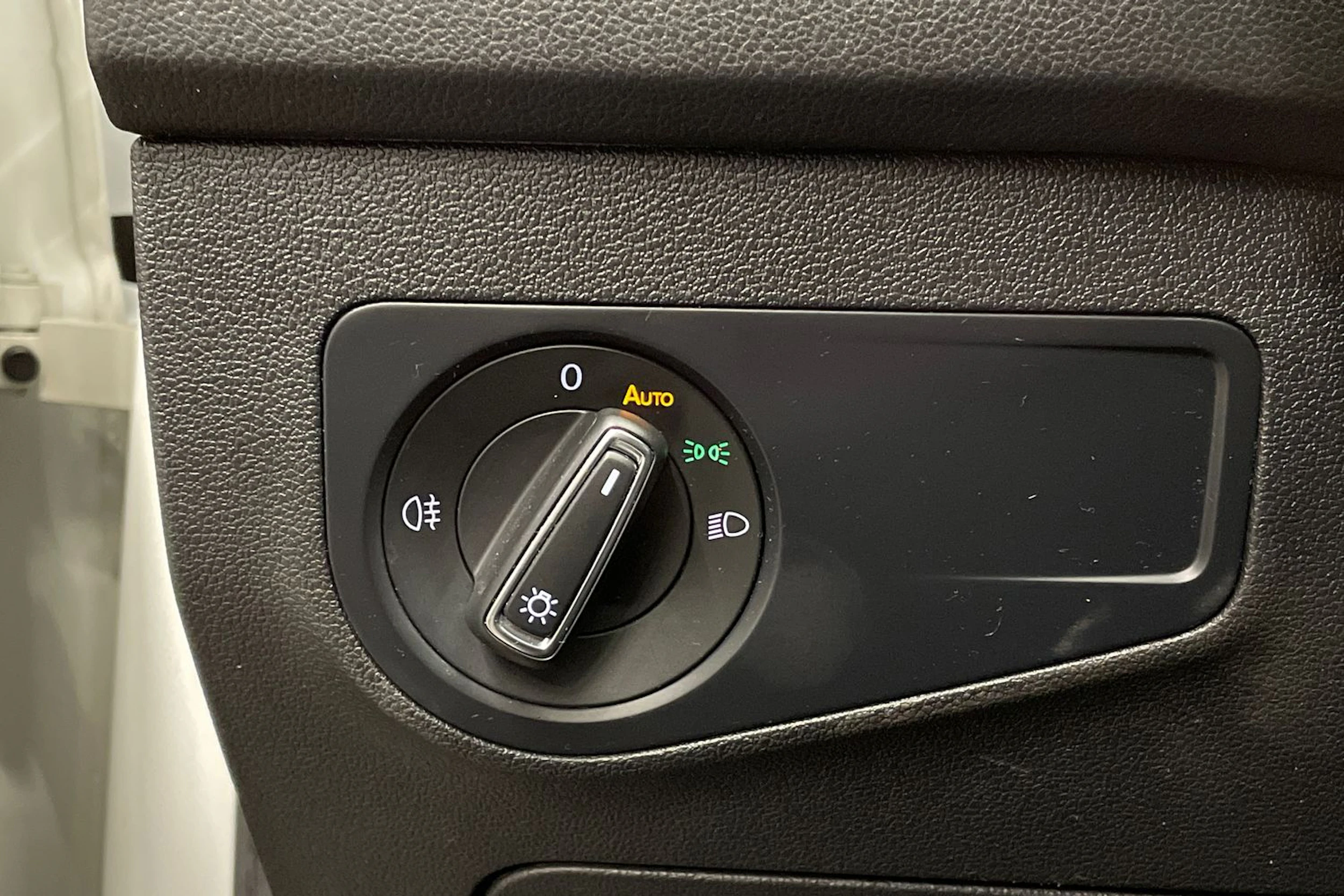 valkoinen Volkswagen Tiguan 2021 kuva 20.