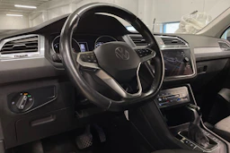 valkoinen Volkswagen Tiguan 2021 kuva 23.
