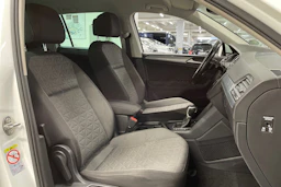 valkoinen Volkswagen Tiguan 2021 kuva 24.