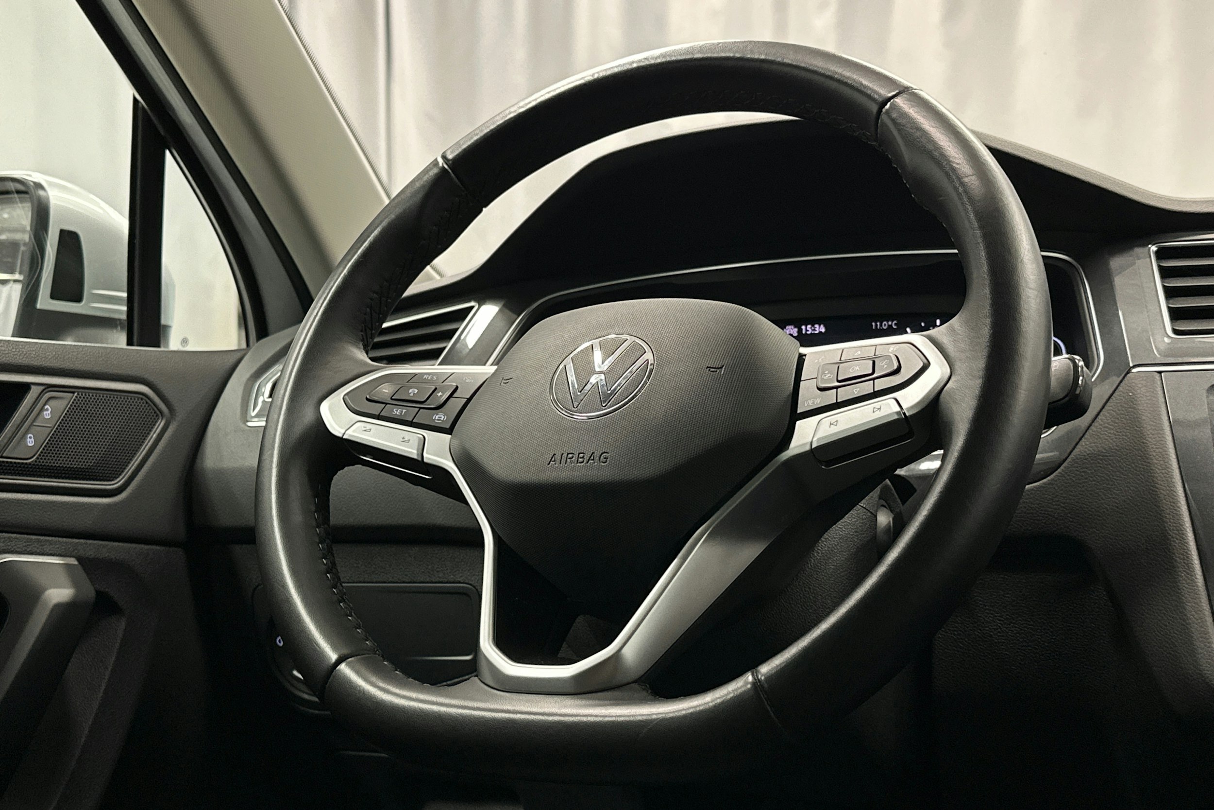 hopea Volkswagen Tiguan 2021 kuva 15.