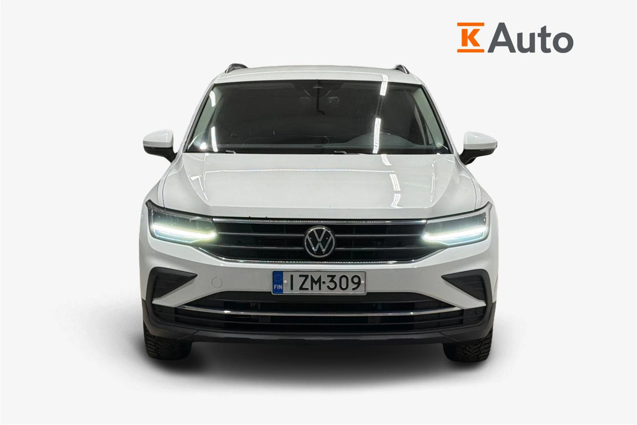 Valkoinen Volkswagen Tiguan 2021 kuva 5.