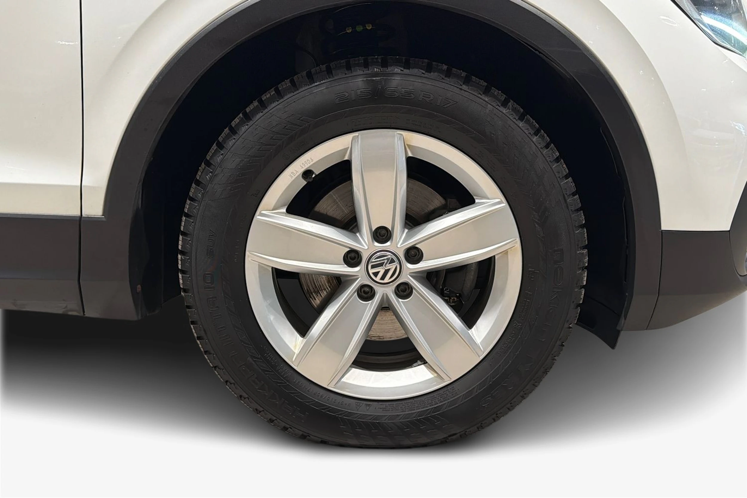 Valkoinen Volkswagen Tiguan 2021 kuva 12.