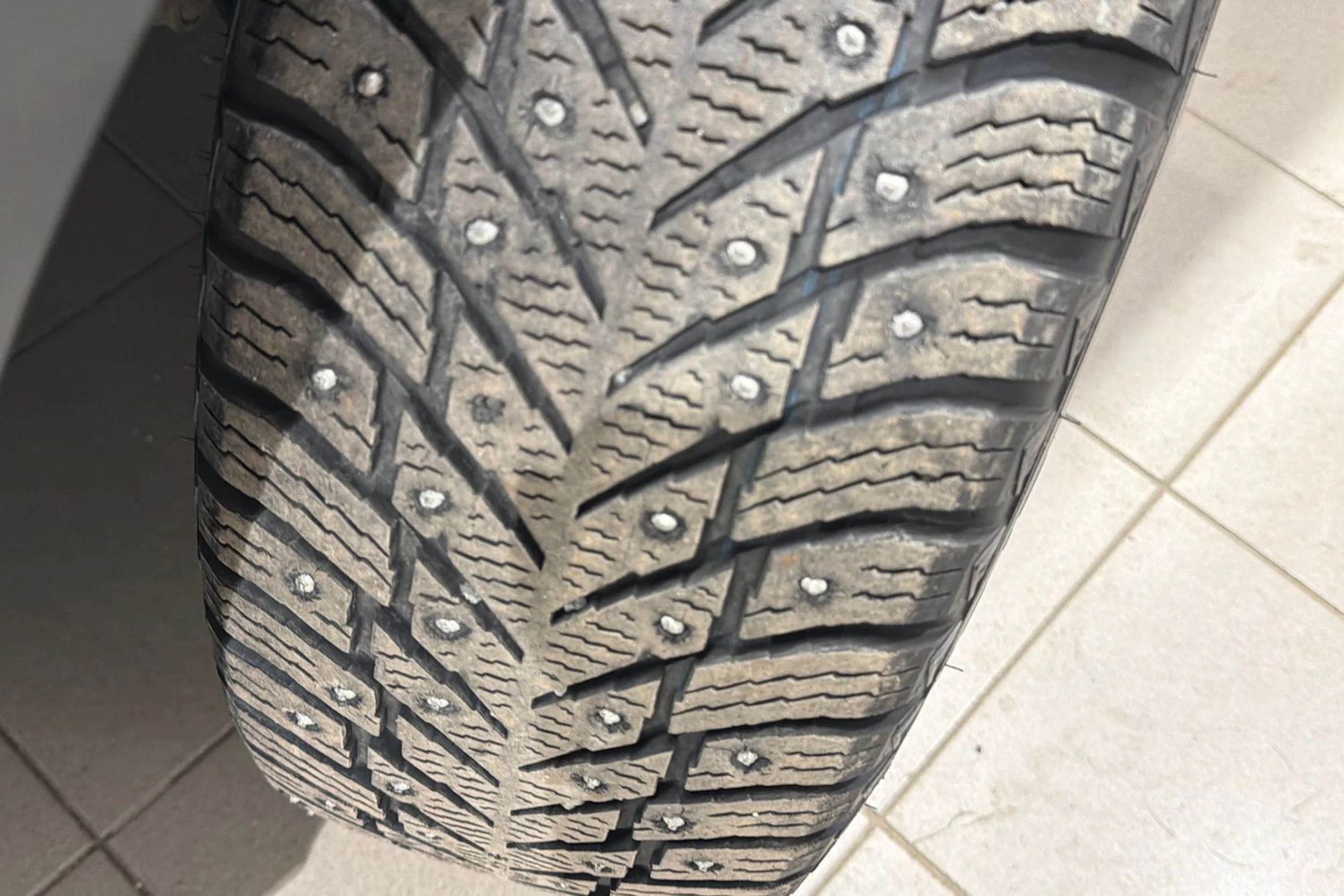 Valkoinen Volkswagen Tiguan 2021 kuva 13.