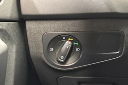 Valkoinen Volkswagen Tiguan 2021 kuva 16.