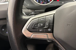 Valkoinen Volkswagen Tiguan 2021 kuva 17.