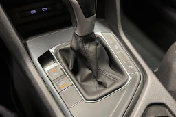 Valkoinen Volkswagen Tiguan 2021 kuva 24.