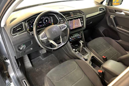 Harmaa Volkswagen Tiguan 2021 kuva 8.