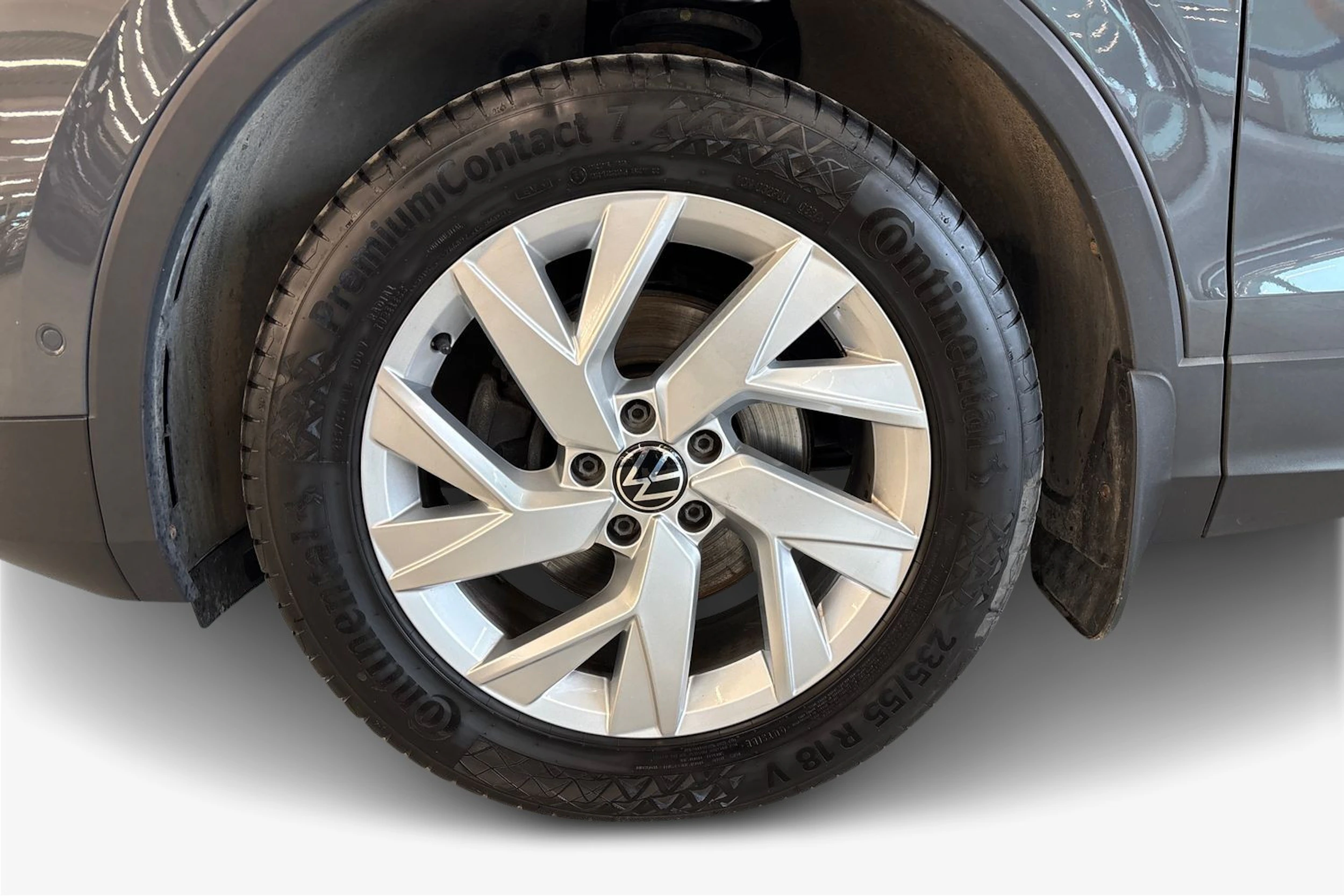 Harmaa Volkswagen Tiguan 2021 kuva 12.