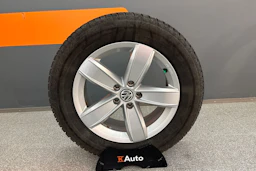 Harmaa Volkswagen Tiguan 2021 kuva 13.