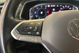 Harmaa Volkswagen Tiguan 2021 kuva 19.