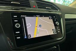 Harmaa Volkswagen Tiguan 2021 kuva 22.