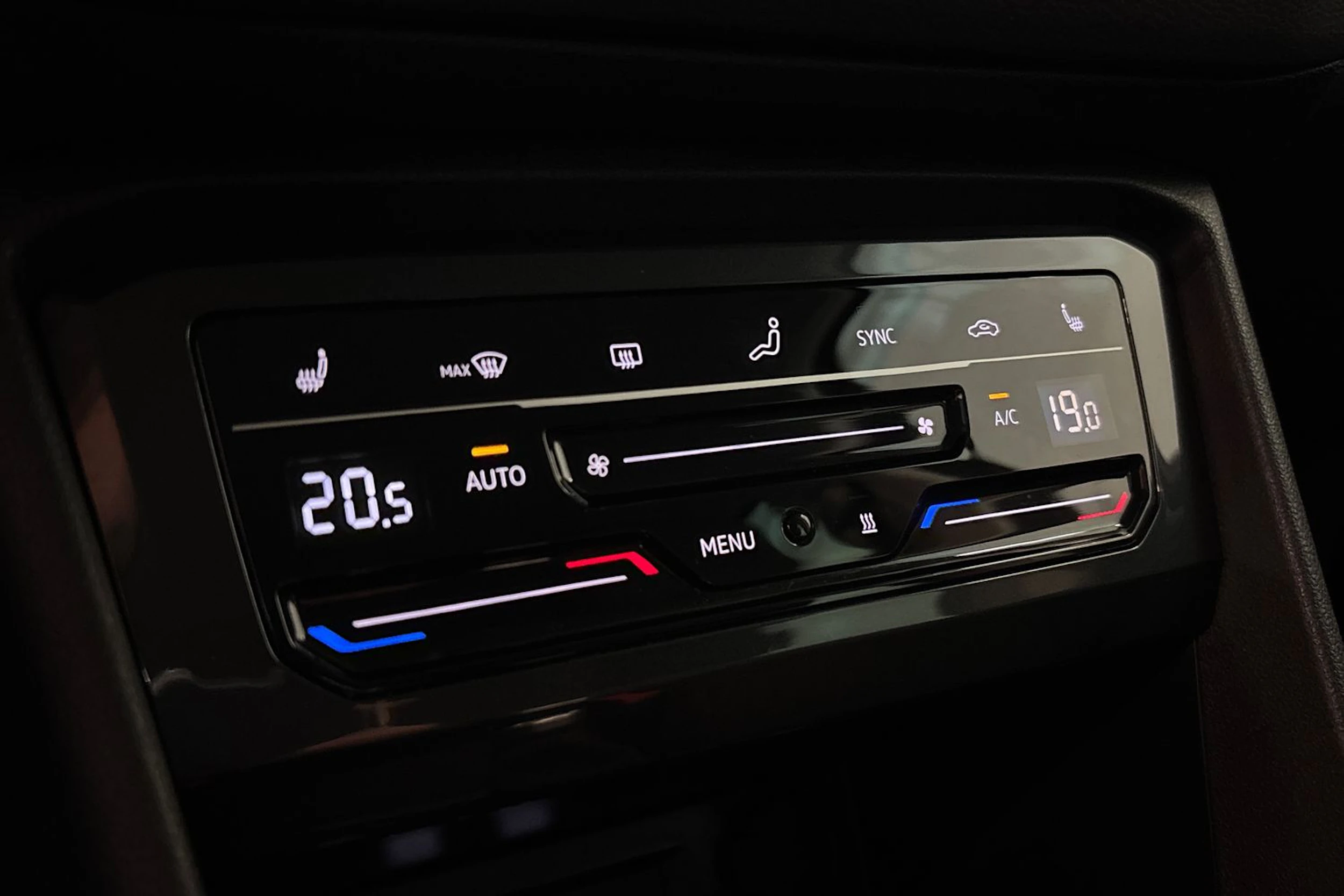 Harmaa Volkswagen Tiguan 2021 kuva 25.