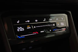 Harmaa Volkswagen Tiguan 2021 kuva 25.