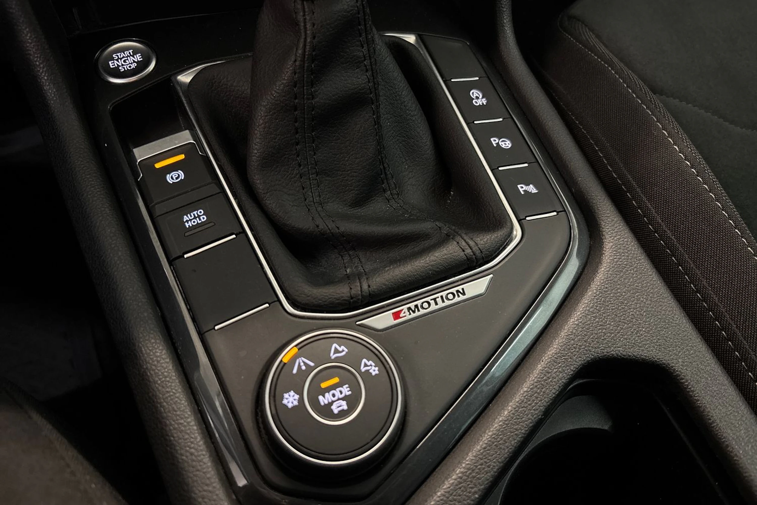Harmaa Volkswagen Tiguan 2021 kuva 26.