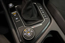 Harmaa Volkswagen Tiguan 2021 kuva 26.