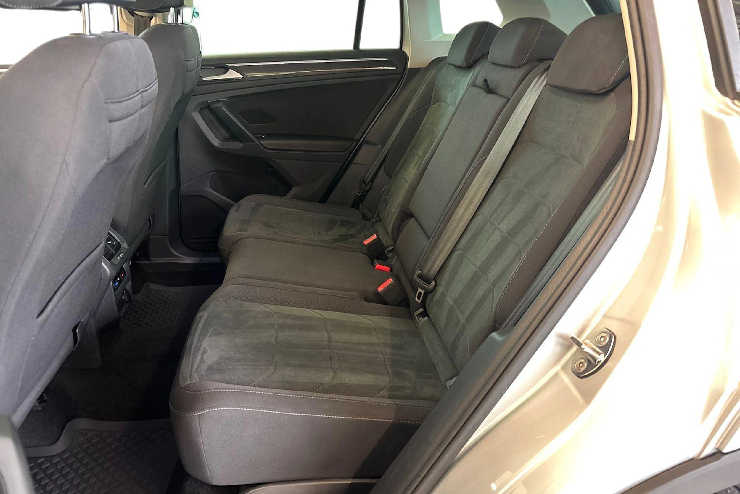 hopea Volkswagen Tiguan 2021 kuva 8.