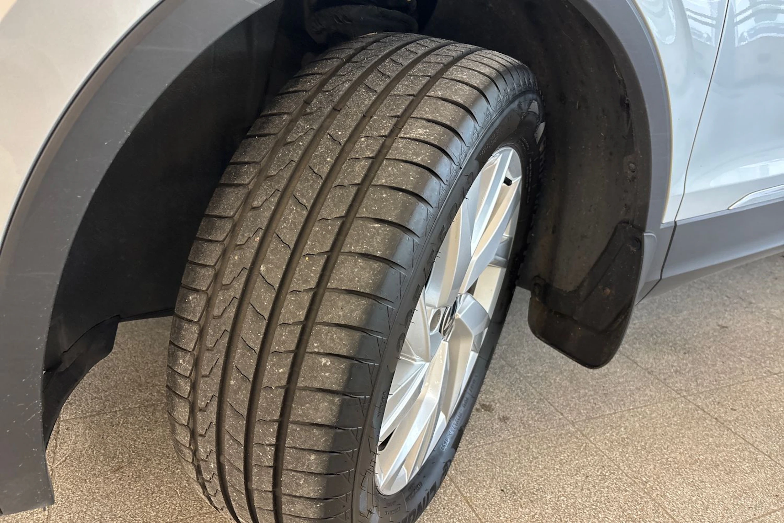 hopea Volkswagen Tiguan 2021 kuva 12.