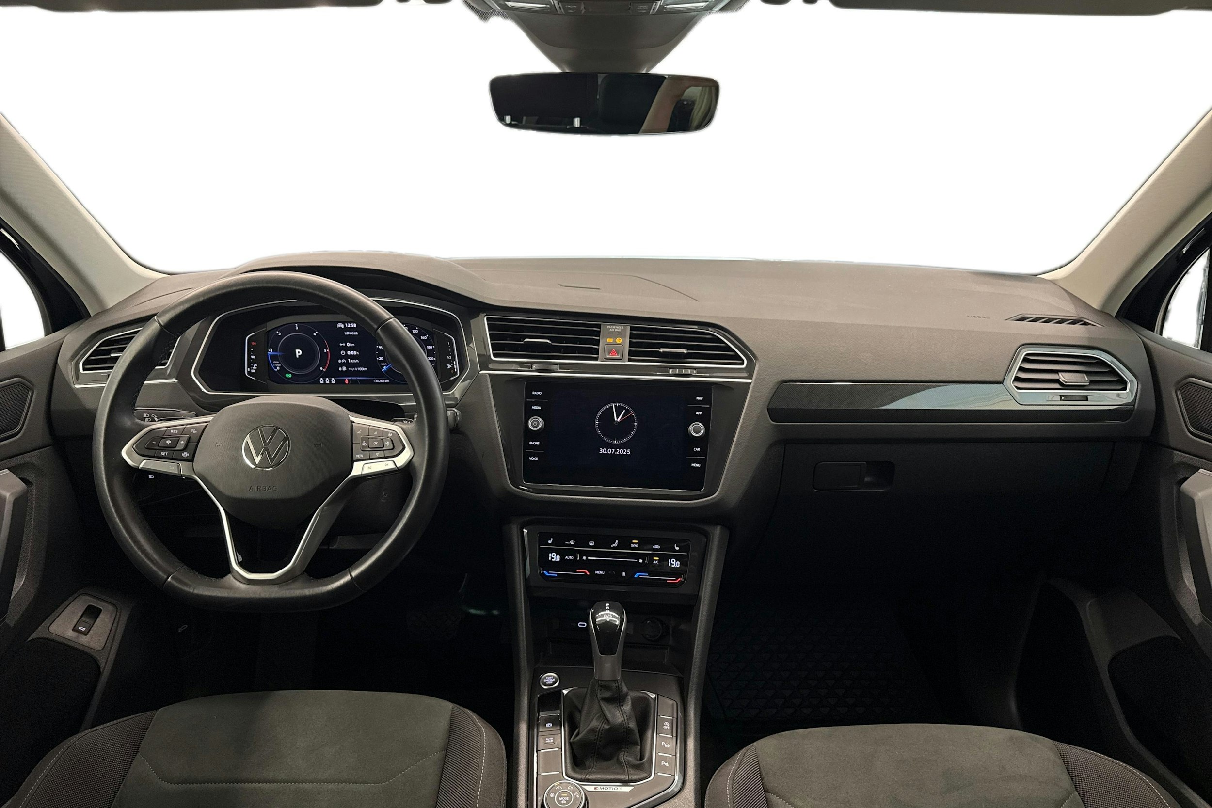 sininen Volkswagen Tiguan 2021 kuva 9.