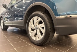 sininen Volkswagen Tiguan 2021 kuva 13.