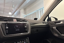 sininen Volkswagen Tiguan 2021 kuva 29.