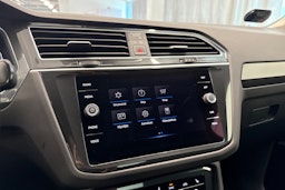 sininen Volkswagen Tiguan 2021 kuva 31.