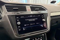 sininen Volkswagen Tiguan 2021 kuva 34.