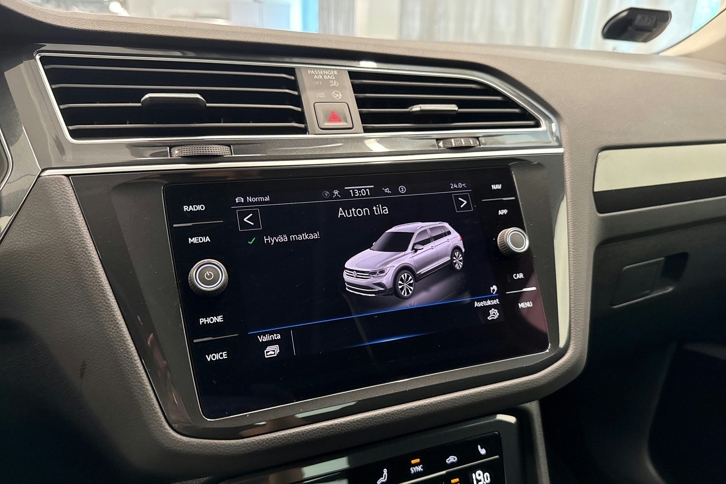 sininen Volkswagen Tiguan 2021 kuva 36.