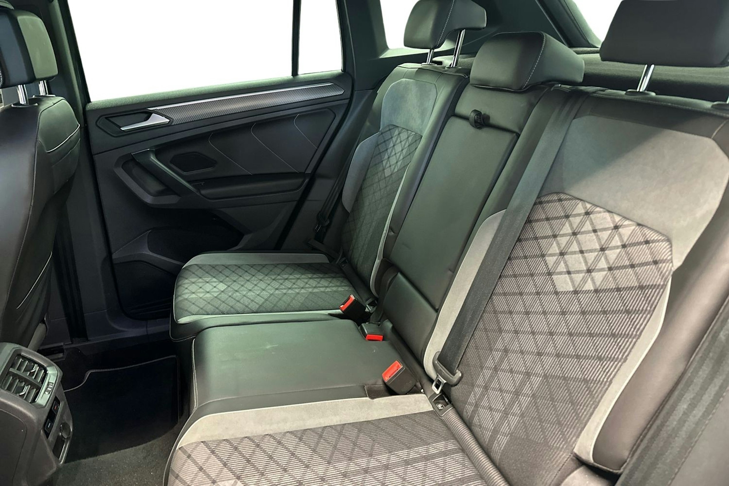 harmaa Volkswagen Tiguan 2021 kuva 10.