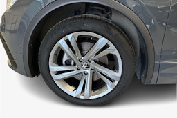 harmaa Volkswagen Tiguan 2021 kuva 11.