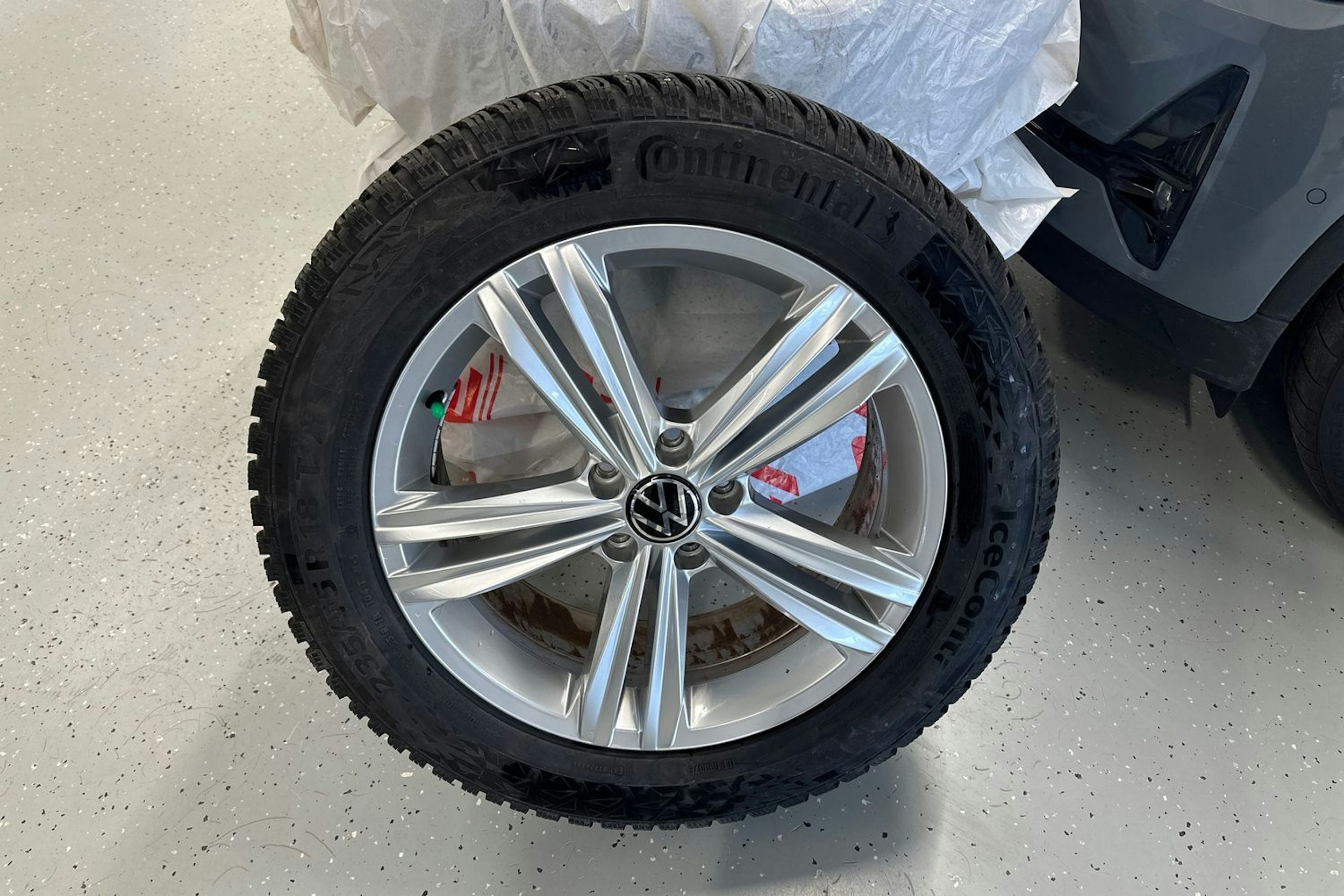 harmaa Volkswagen Tiguan 2021 kuva 13.