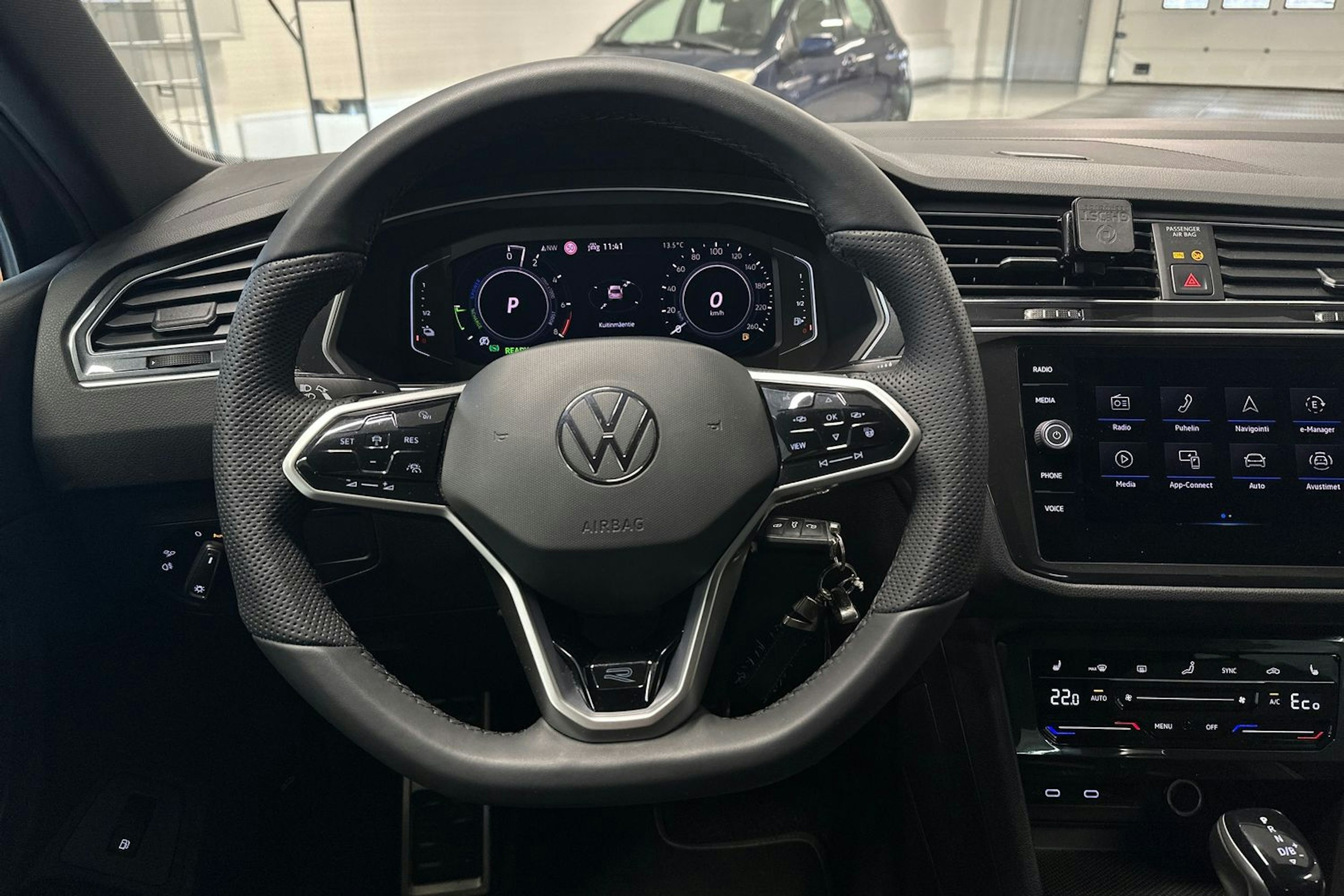 harmaa Volkswagen Tiguan 2021 kuva 14.