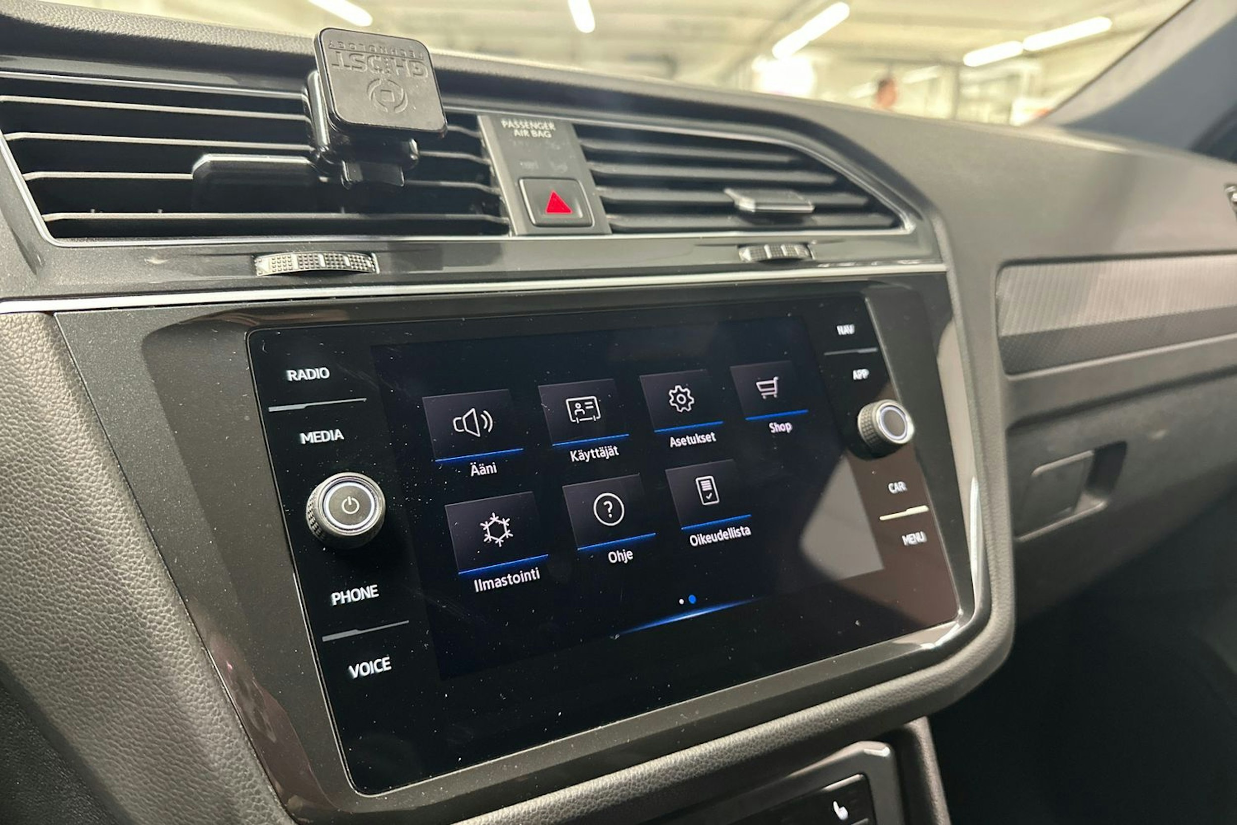 harmaa Volkswagen Tiguan 2021 kuva 20.