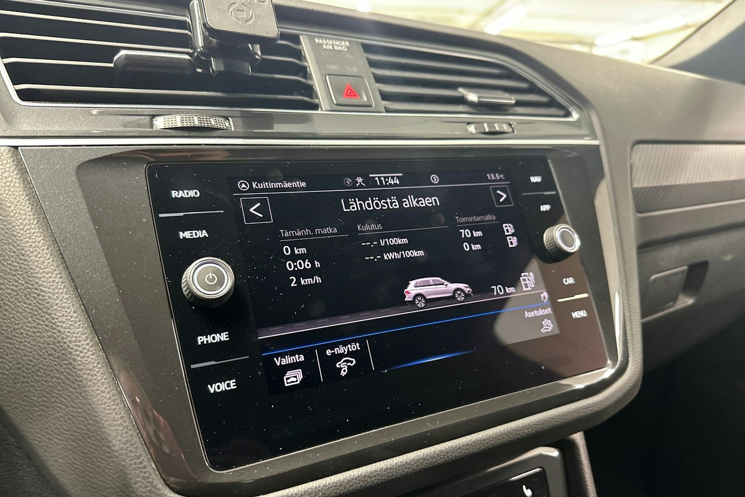 harmaa Volkswagen Tiguan 2021 kuva 27.