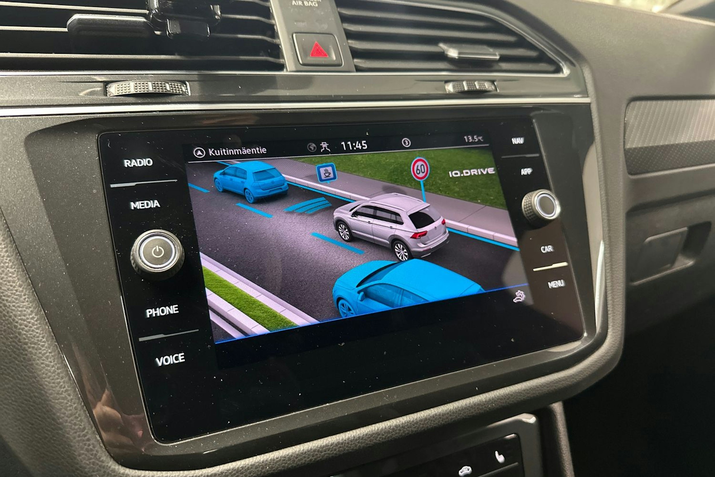 harmaa Volkswagen Tiguan 2021 kuva 31.