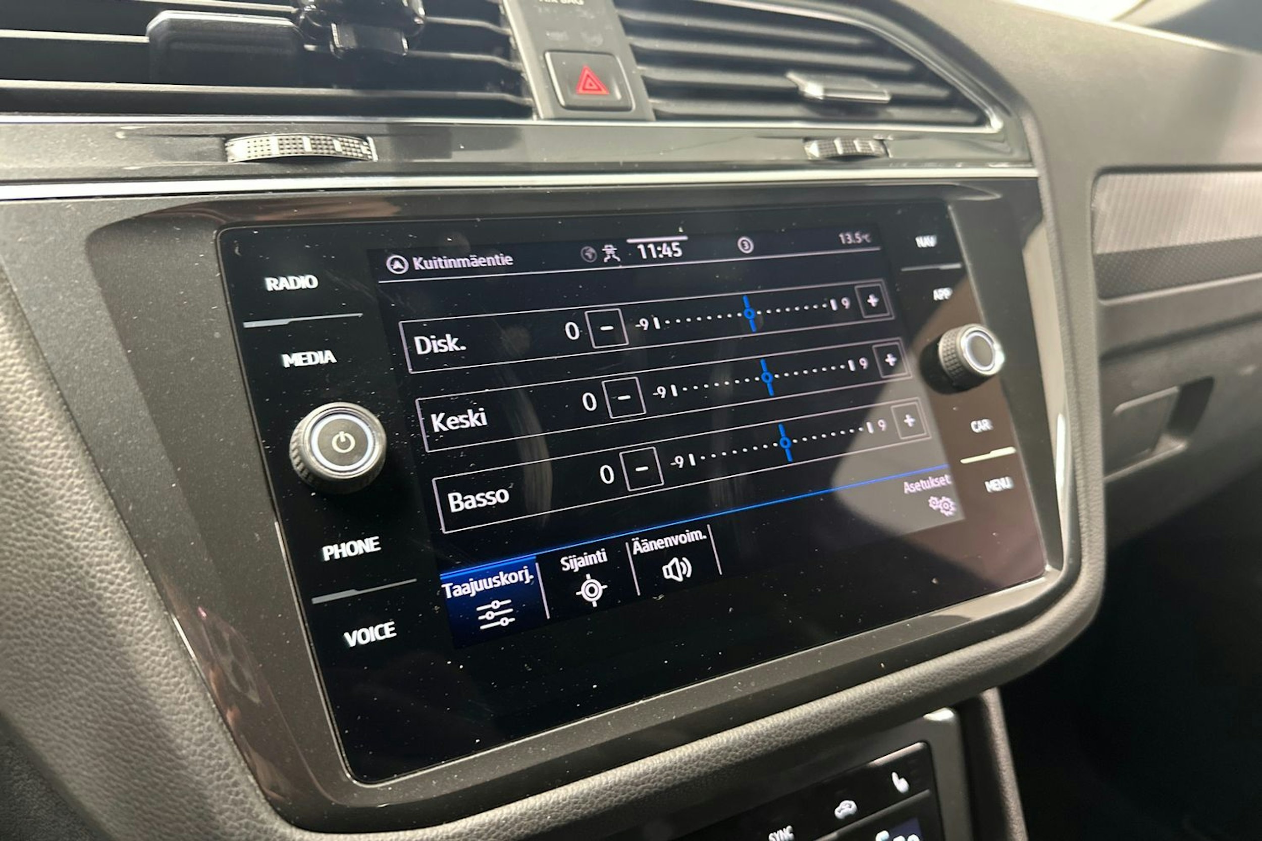harmaa Volkswagen Tiguan 2021 kuva 32.