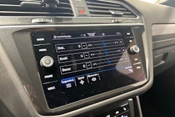harmaa Volkswagen Tiguan 2021 kuva 32.