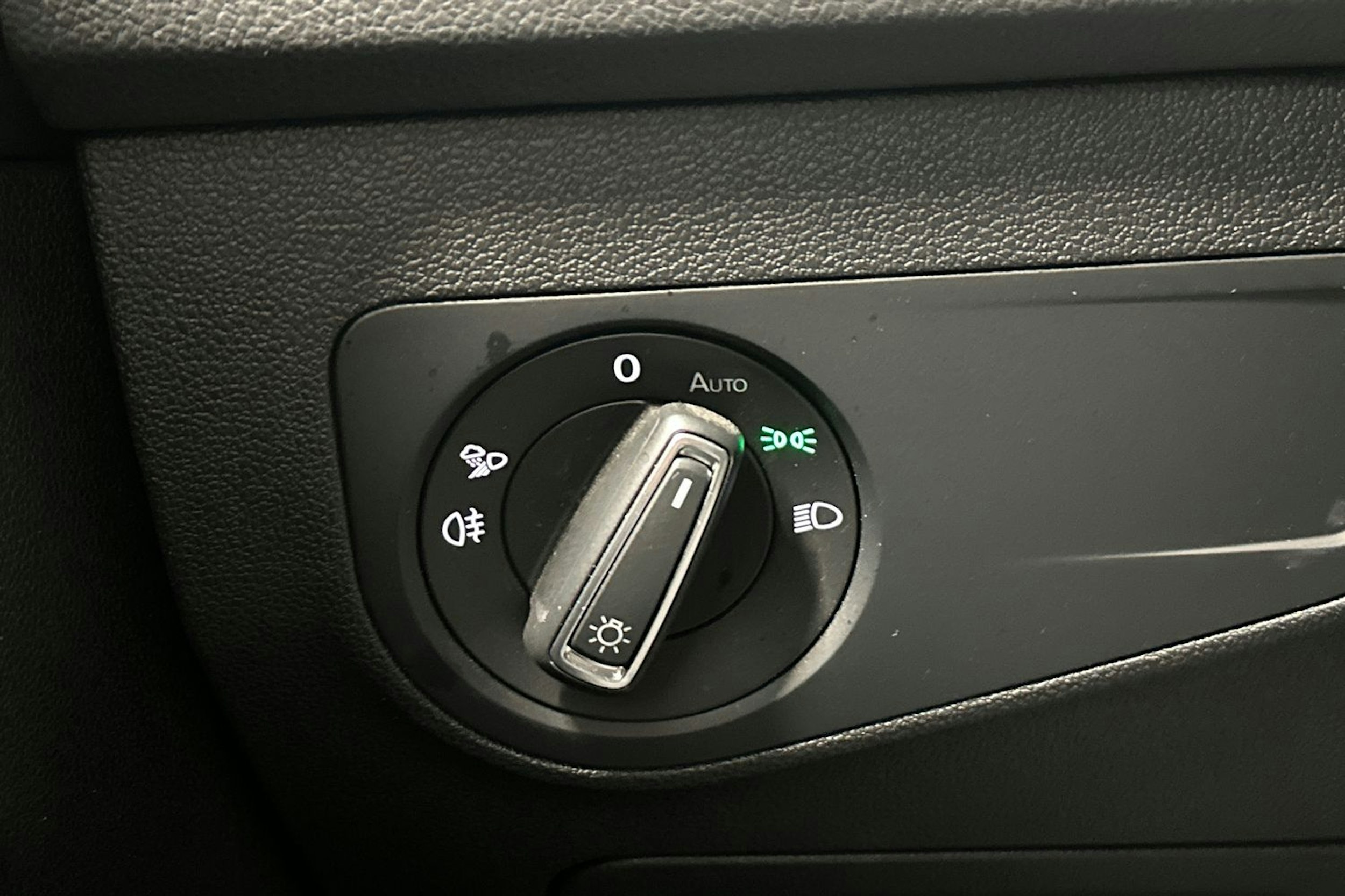 harmaa Volkswagen Tiguan 2021 kuva 37.