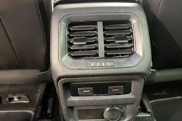 harmaa Volkswagen Tiguan 2021 kuva 38.