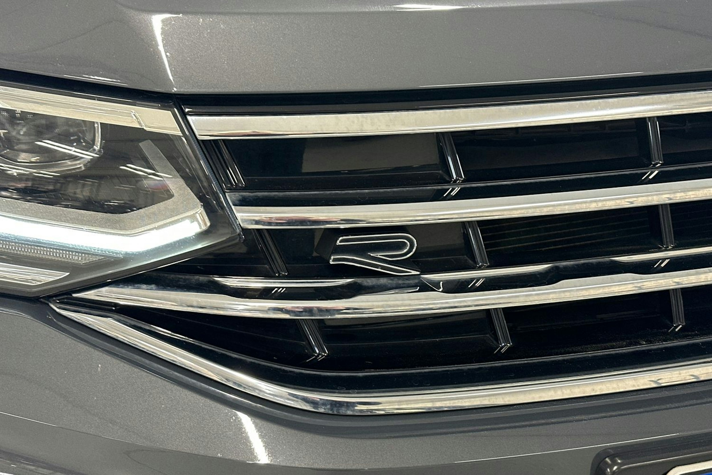 harmaa Volkswagen Tiguan 2021 kuva 42.