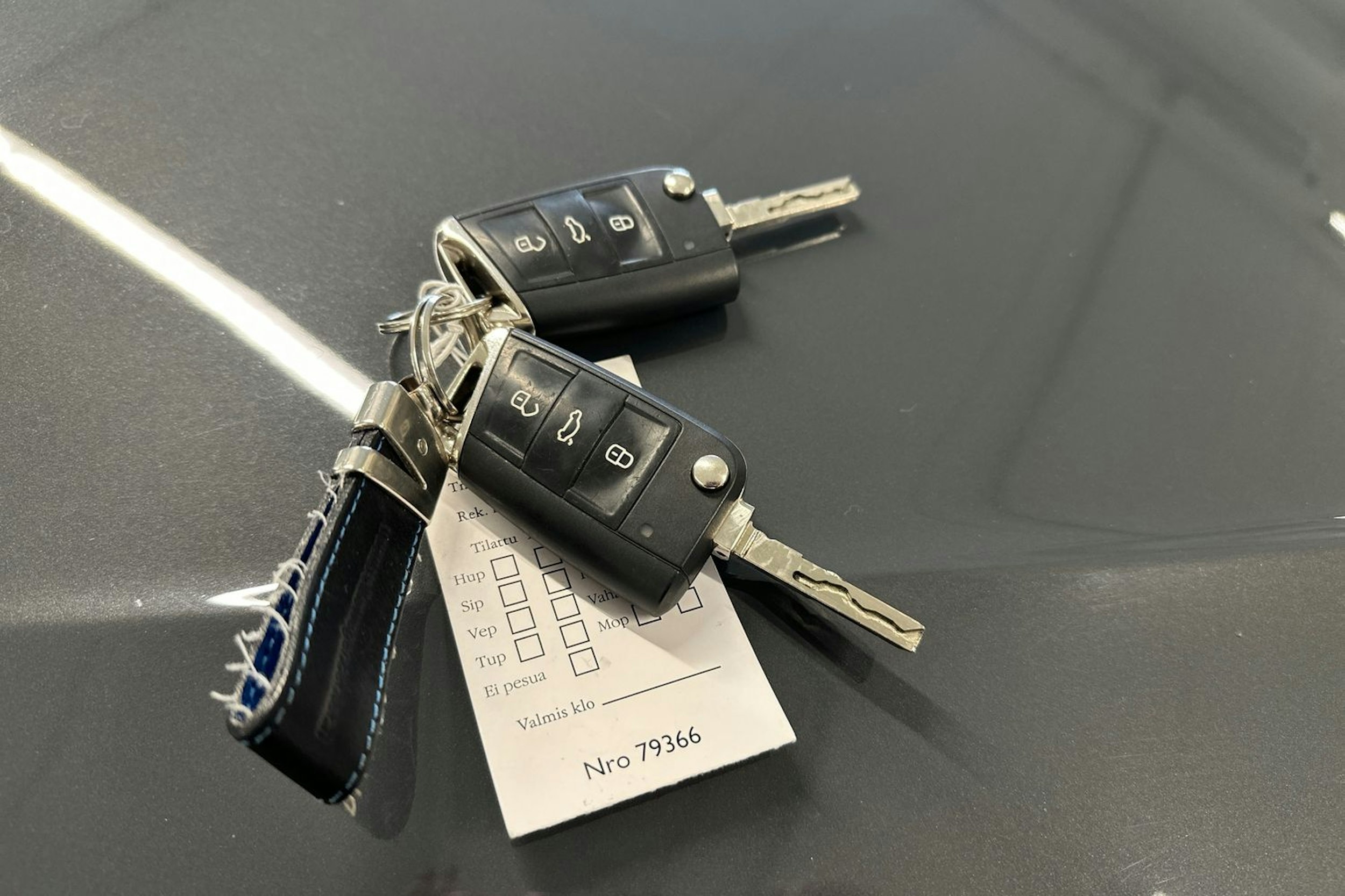 harmaa Volkswagen Tiguan 2021 kuva 44.