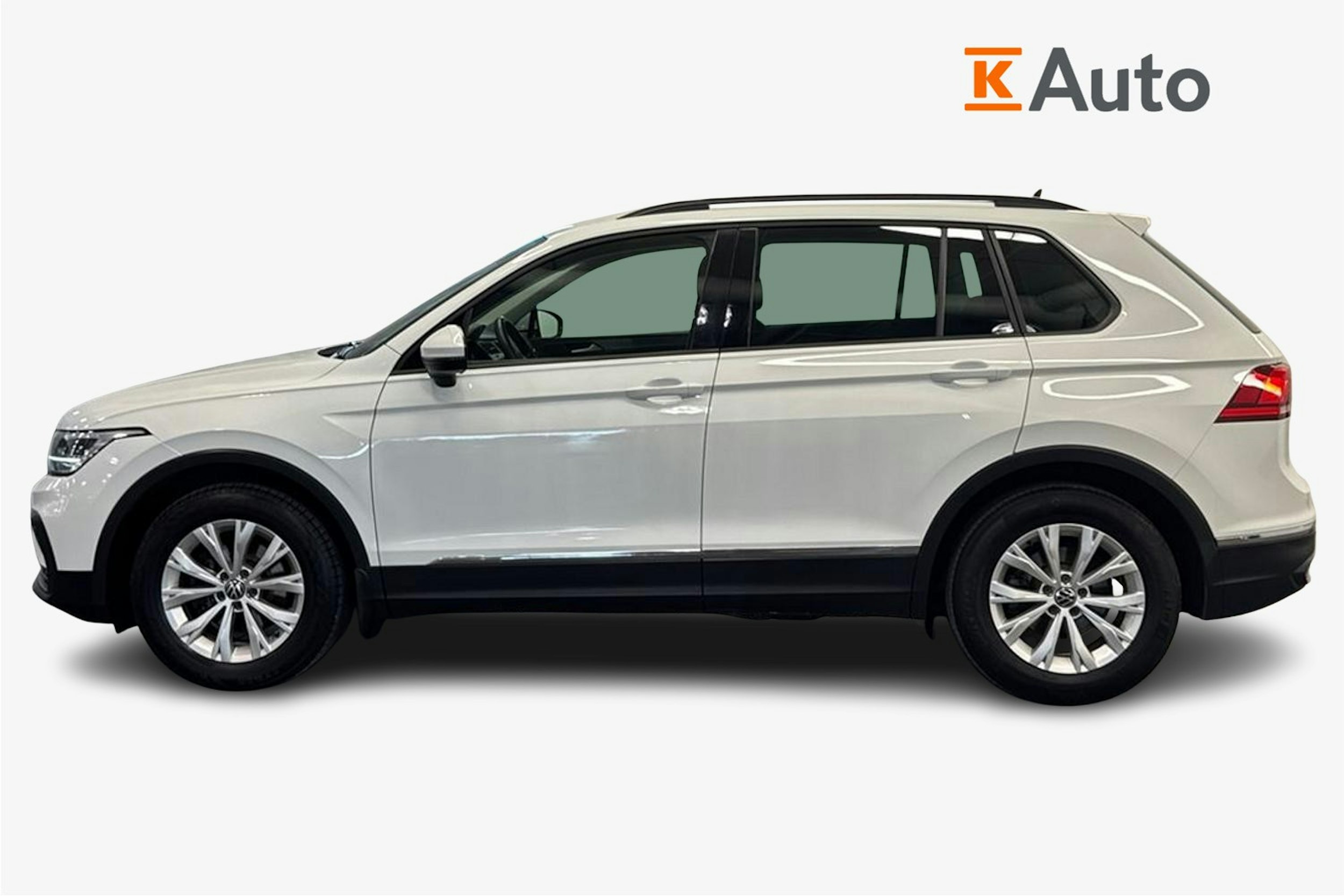 Valkoinen Volkswagen Tiguan 2021 kuva 6.