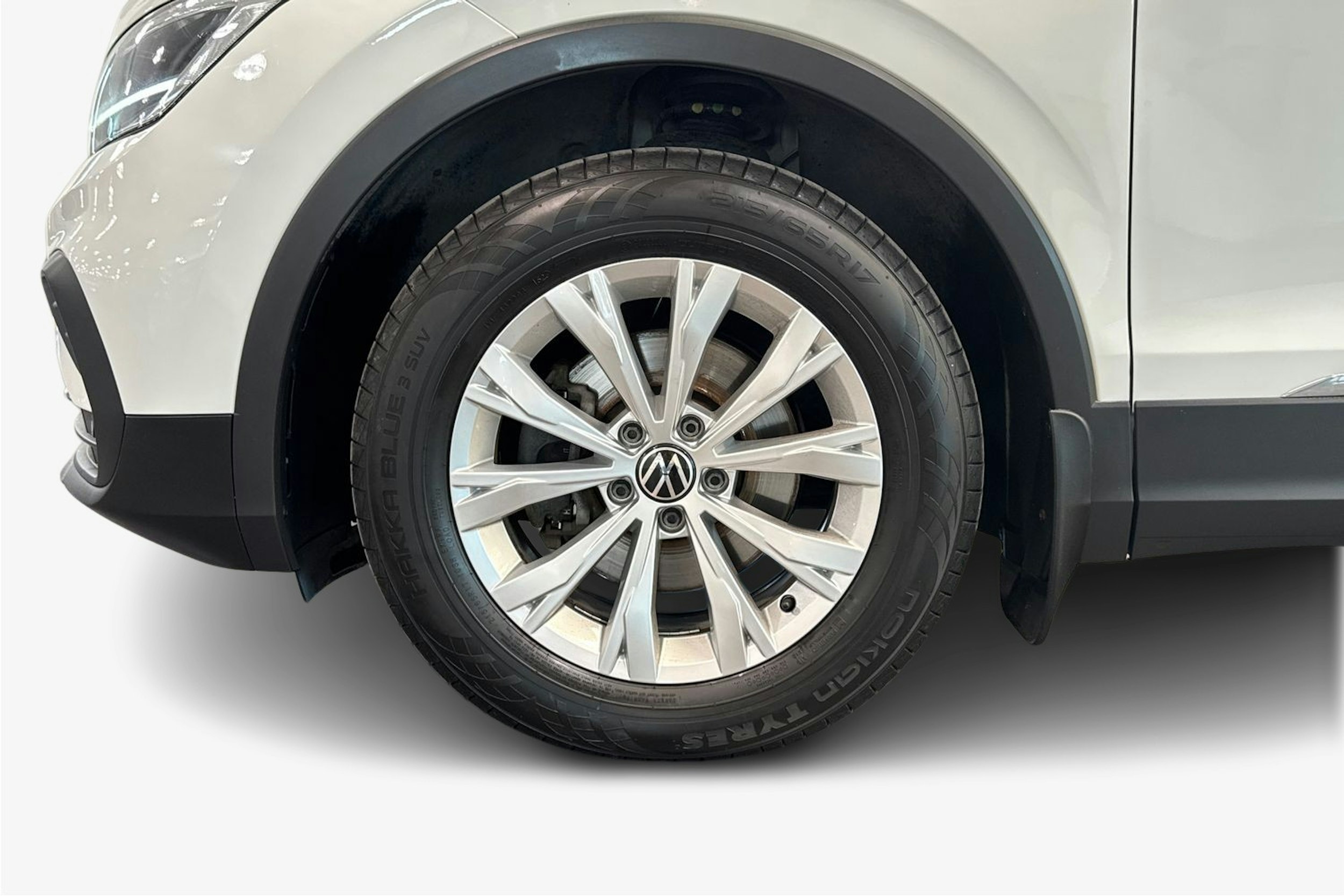 Valkoinen Volkswagen Tiguan 2021 kuva 11.