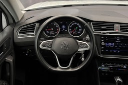 Valkoinen Volkswagen Tiguan 2021 kuva 16.