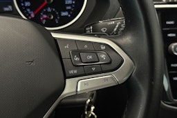 Valkoinen Volkswagen Tiguan 2021 kuva 18.