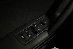 Valkoinen Volkswagen Tiguan 2021 kuva 21.
