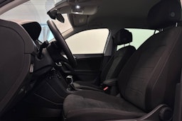 Valkoinen Volkswagen Tiguan 2021 kuva 27.