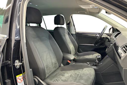 musta Volkswagen Tiguan 2021 kuva 7.