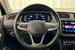 musta Volkswagen Tiguan 2021 kuva 12.