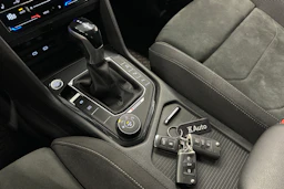 musta Volkswagen Tiguan 2021 kuva 17.