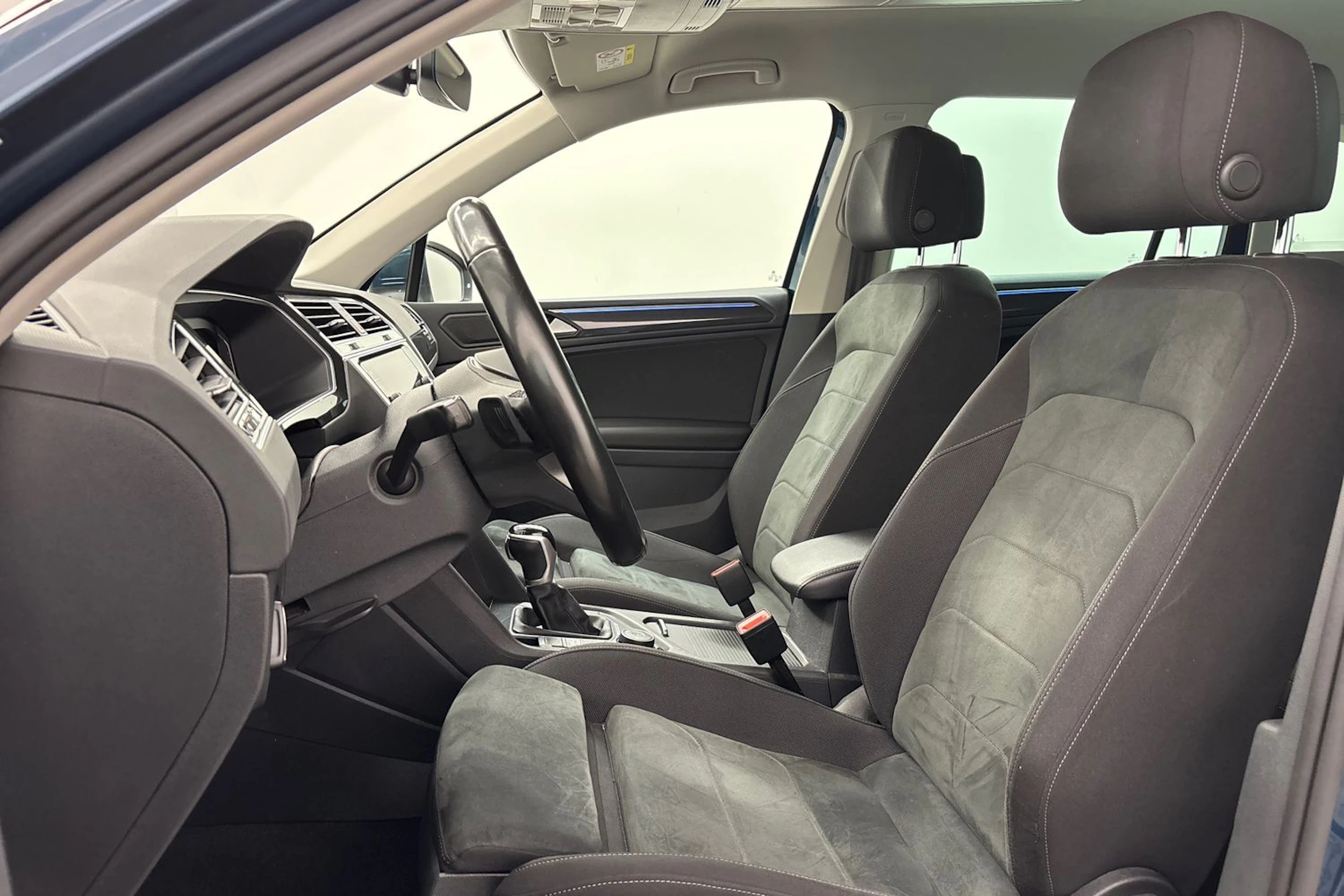 sininen Volkswagen Tiguan 2021 kuva 11.